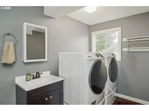 4324 SE Anderegg Drive Portland OR 97236