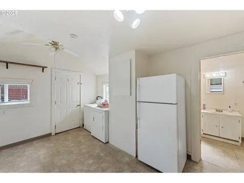 1236 N Baxter Street Coquille OR 97423