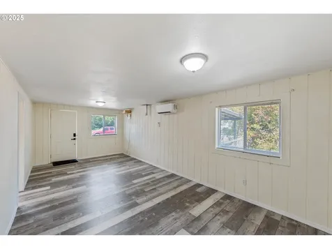 1236 N Baxter Street Coquille OR 97423