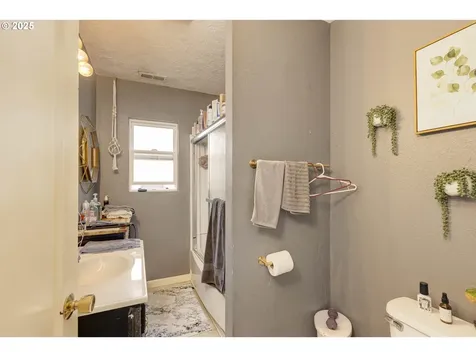 307 Sherman Street Amity OR 97101