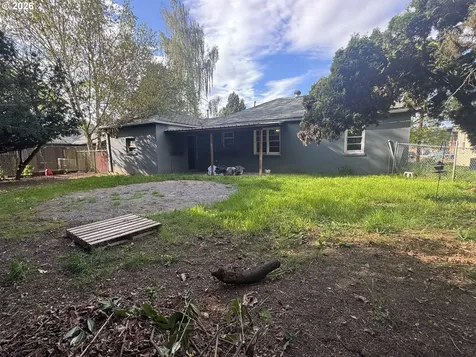 307 Sherman Street Amity OR 97101