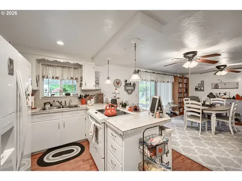 2565 Dover Drive Eugene OR 97404