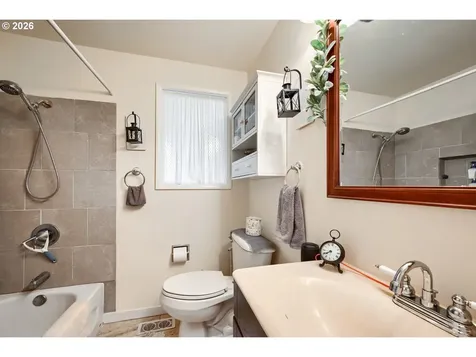 2565 Dover Drive Eugene OR 97404