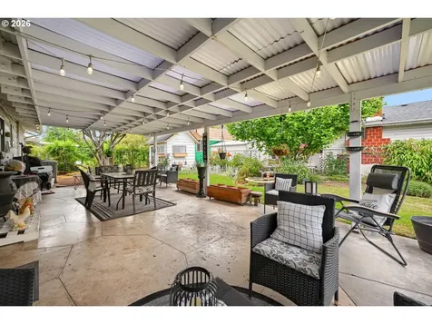 2565 Dover Drive Eugene OR 97404