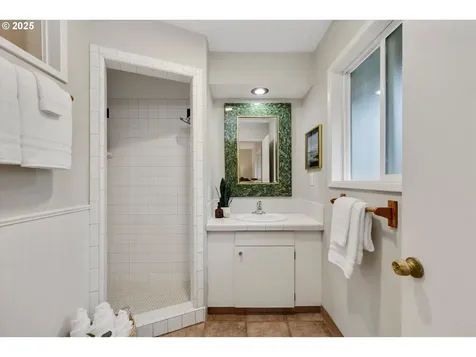 7318 SW Nevada Terrace Portland OR 97219