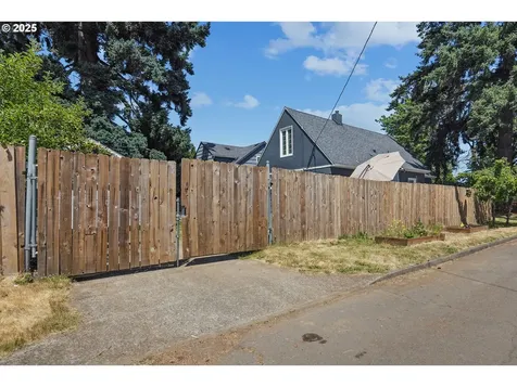 7205 N Concord Avenue Portland OR 97217
