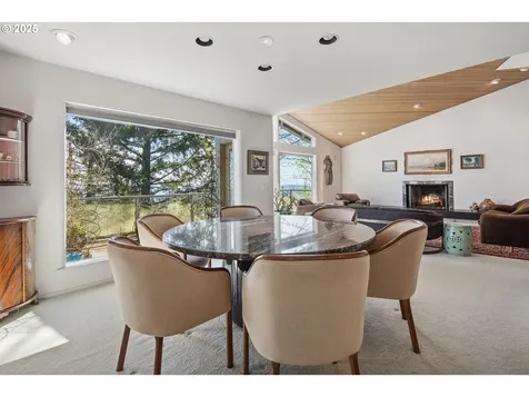 21 Nansen Summit Lake Oswego OR 97035
