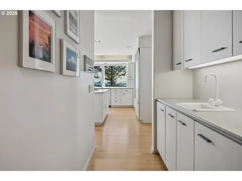 21 Nansen Summit Lake Oswego OR 97035