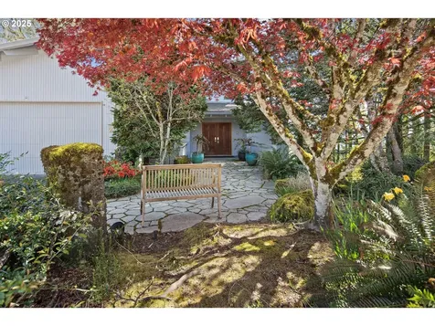 21 Nansen Summit Lake Oswego OR 97035