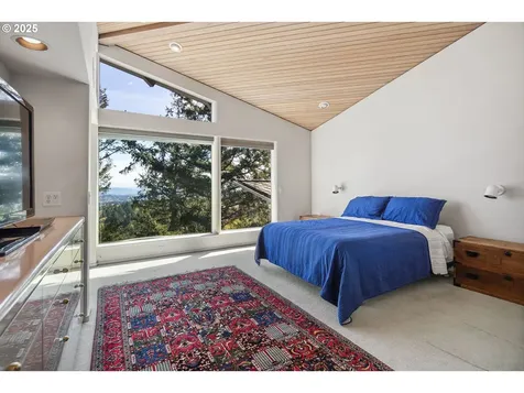 21 Nansen Summit Lake Oswego OR 97035