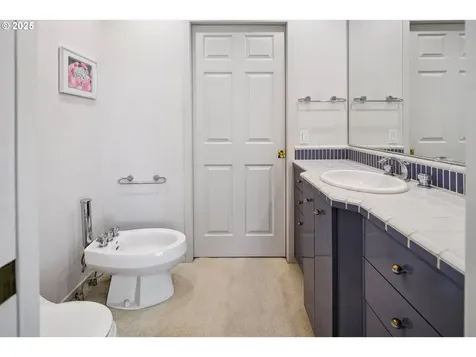 21 Nansen Summit Lake Oswego OR 97035