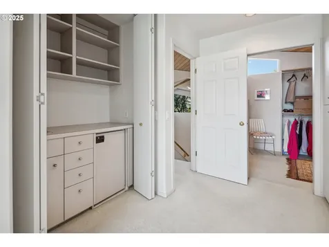 21 Nansen Summit Lake Oswego OR 97035