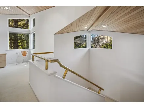 21 Nansen Summit Lake Oswego OR 97035