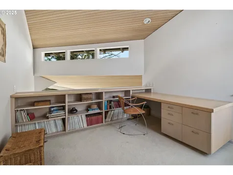 21 Nansen Summit Lake Oswego OR 97035