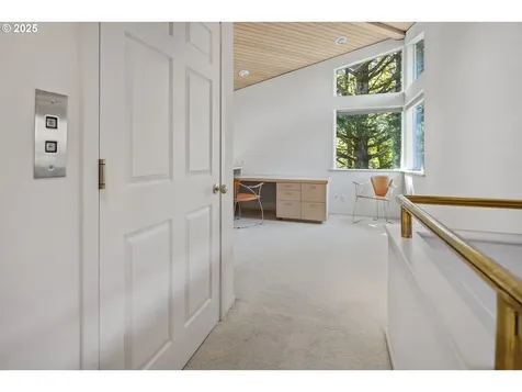 21 Nansen Summit Lake Oswego OR 97035