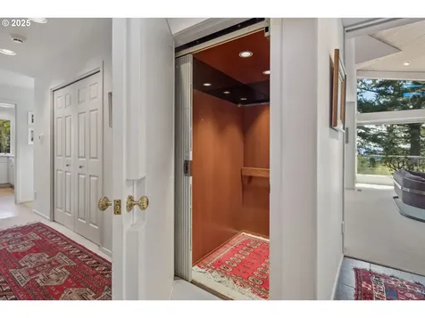 21 Nansen Summit Lake Oswego OR 97035