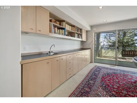 21 Nansen Summit Lake Oswego OR 97035