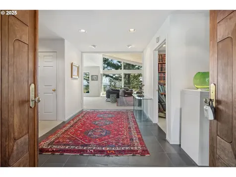 21 Nansen Summit Lake Oswego OR 97035