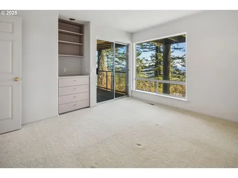 21 Nansen Summit Lake Oswego OR 97035
