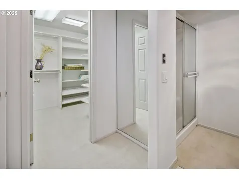 21 Nansen Summit Lake Oswego OR 97035