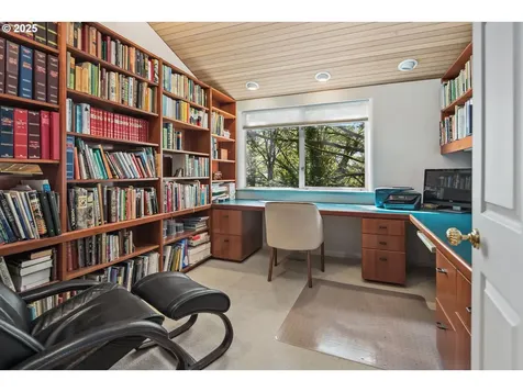 21 Nansen Summit Lake Oswego OR 97035