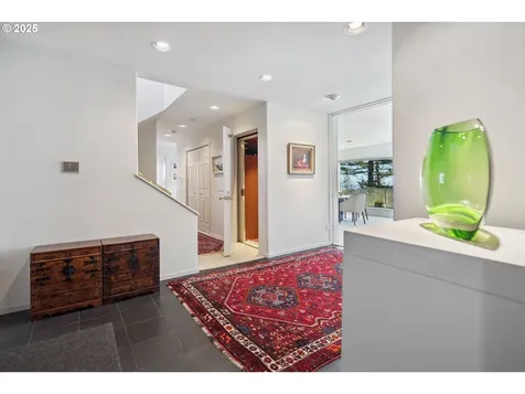 21 Nansen Summit Lake Oswego OR 97035