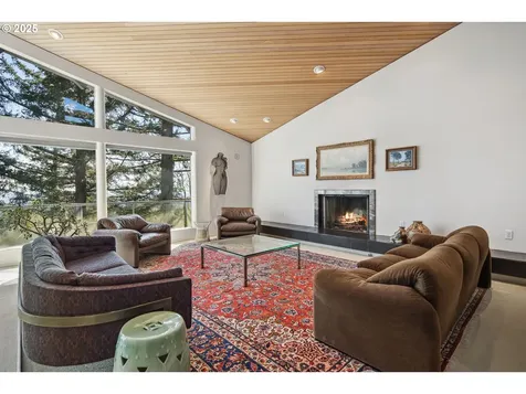 21 Nansen Summit Lake Oswego OR 97035