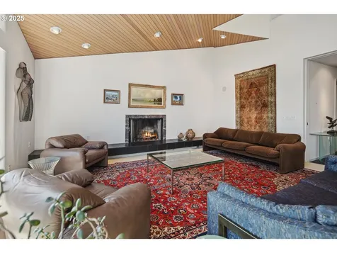 21 Nansen Summit Lake Oswego OR 97035