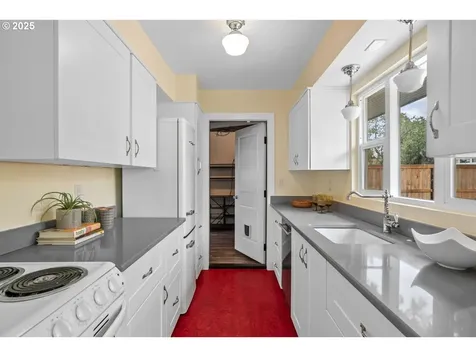 6725 N Borthwick Avenue Portland OR 97217