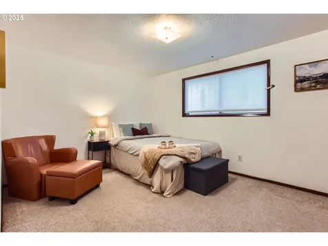 7929 SE Knight Street Portland OR 97206