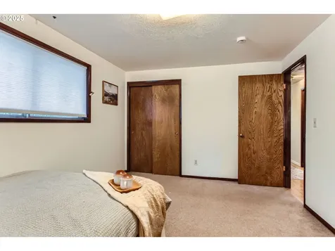 7929 SE Knight Street Portland OR 97206