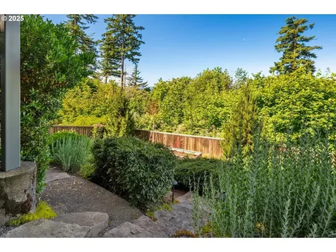 955 SW Summit View Drive Portland OR 97225