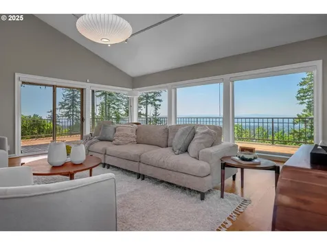 955 SW Summit View Drive Portland OR 97225