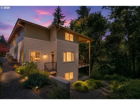 12252 SW 13th Court Portland OR 97219
