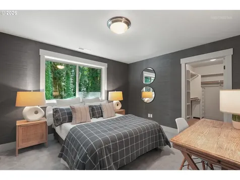 12252 SW 13th Court Portland OR 97219