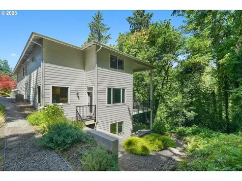 12252 SW 13th Court Portland OR 97219