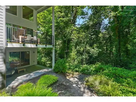 12252 SW 13th Court Portland OR 97219