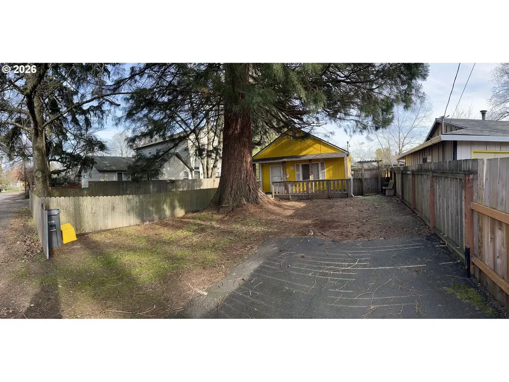 2204 SE 84th Avenue Portland OR 97216