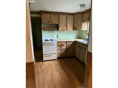 2204 SE 84th Avenue Portland OR 97216