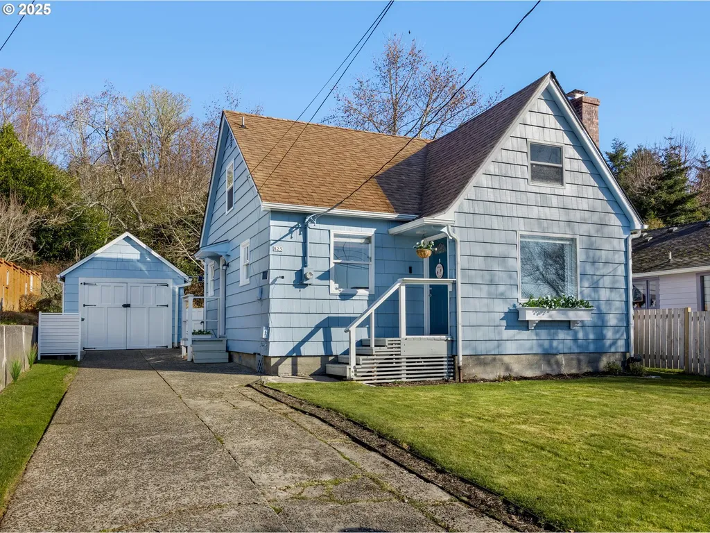825 Glasgow Avenue Astoria OR 97103