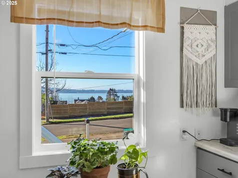825 Glasgow Avenue Astoria OR 97103