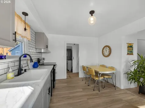 825 Glasgow Avenue Astoria OR 97103