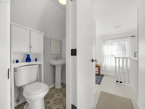 825 Glasgow Avenue Astoria OR 97103