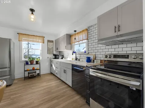 825 Glasgow Avenue Astoria OR 97103