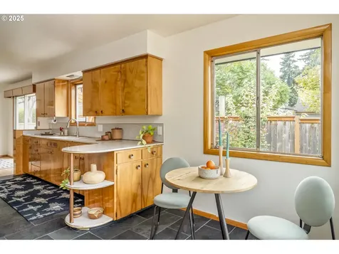 6211 NE Halsey Street Portland OR 97213