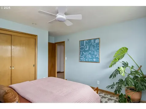 6211 NE Halsey Street Portland OR 97213