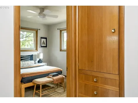 6211 NE Halsey Street Portland OR 97213