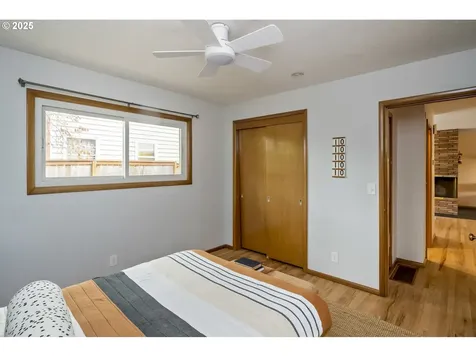 6211 NE Halsey Street Portland OR 97213