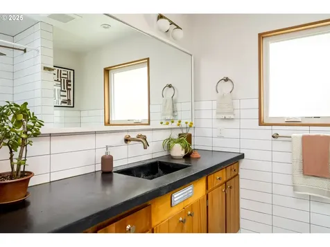 6211 NE Halsey Street Portland OR 97213