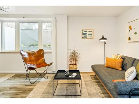 6211 NE Halsey Street Portland OR 97213